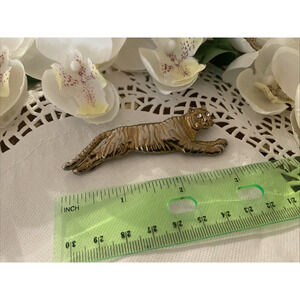 Vintage Gold tone Tiger Kitty Large Cat Clear Rhinestone Crystal Eyes Pin Brooch